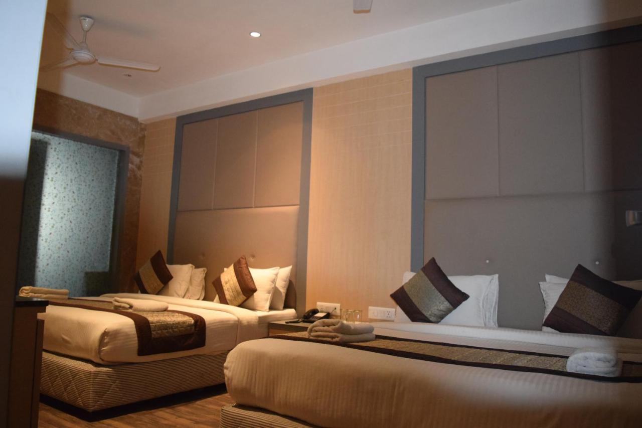 Hotel Superb 5 Mins Walk From New Delhi Station Bagian luar foto