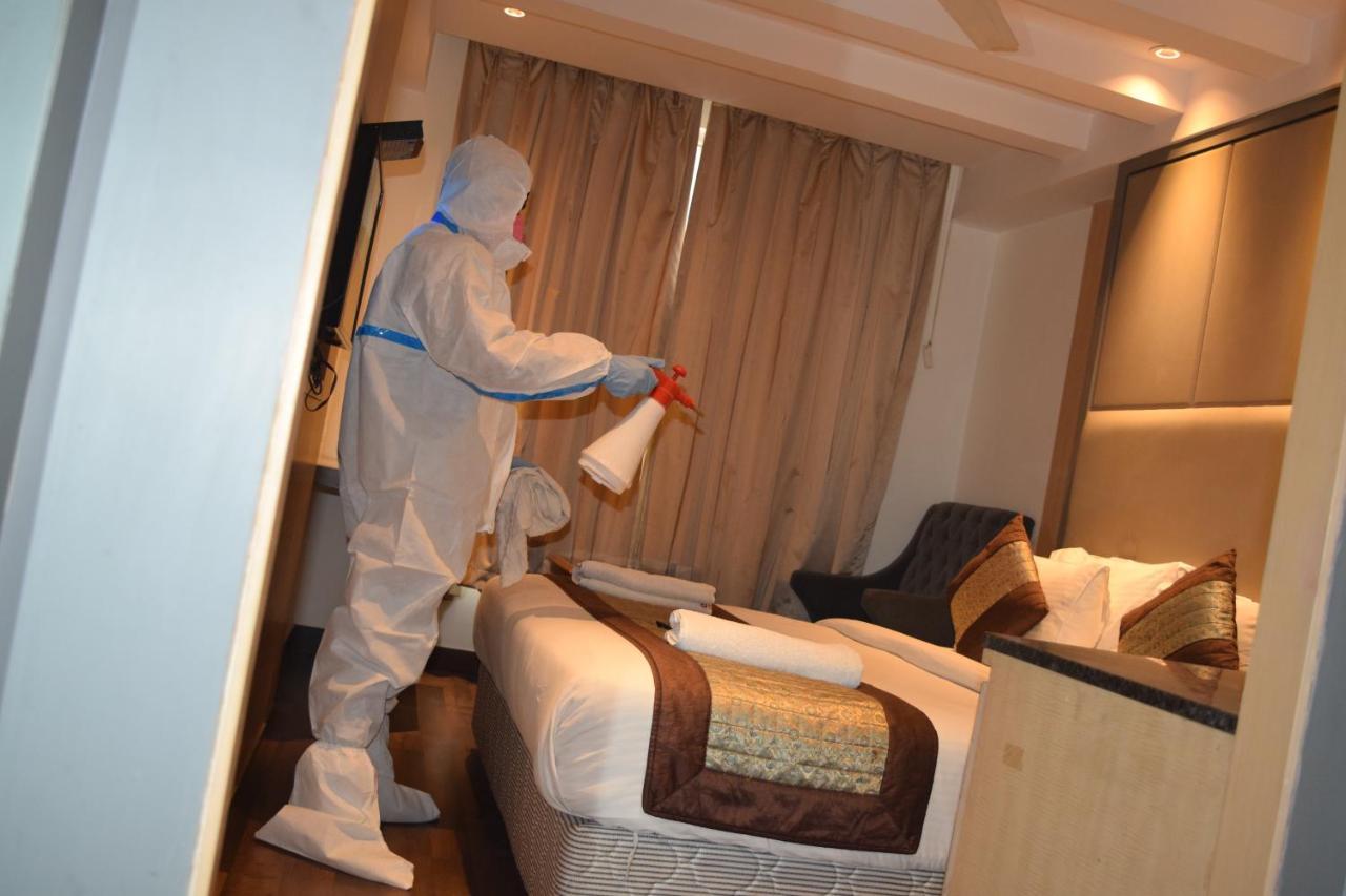 Hotel Superb 5 Mins Walk From New Delhi Station Bagian luar foto