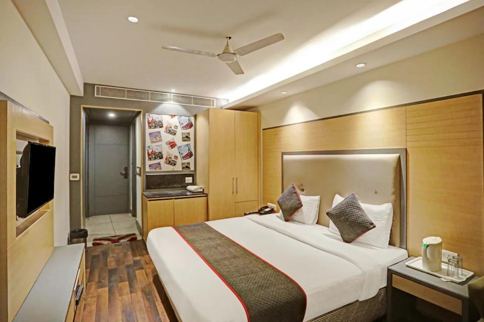 Hotel Superb 5 Mins Walk From New Delhi Station Bagian luar foto