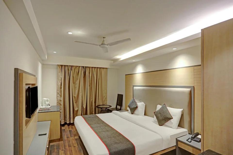 Hotel Superb 5 Mins Walk From New Delhi Station Bagian luar foto