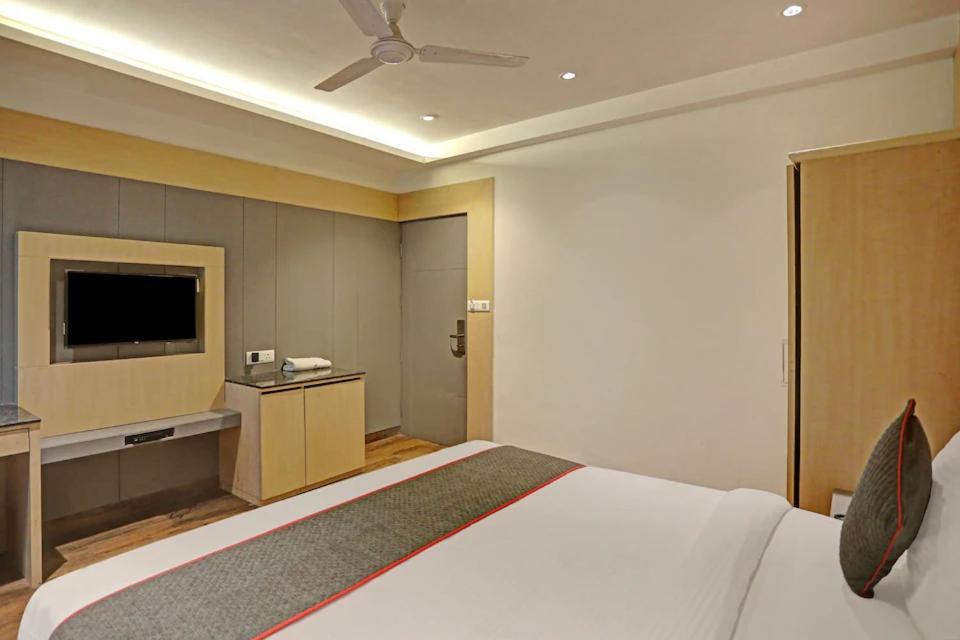 Hotel Superb 5 Mins Walk From New Delhi Station Bagian luar foto