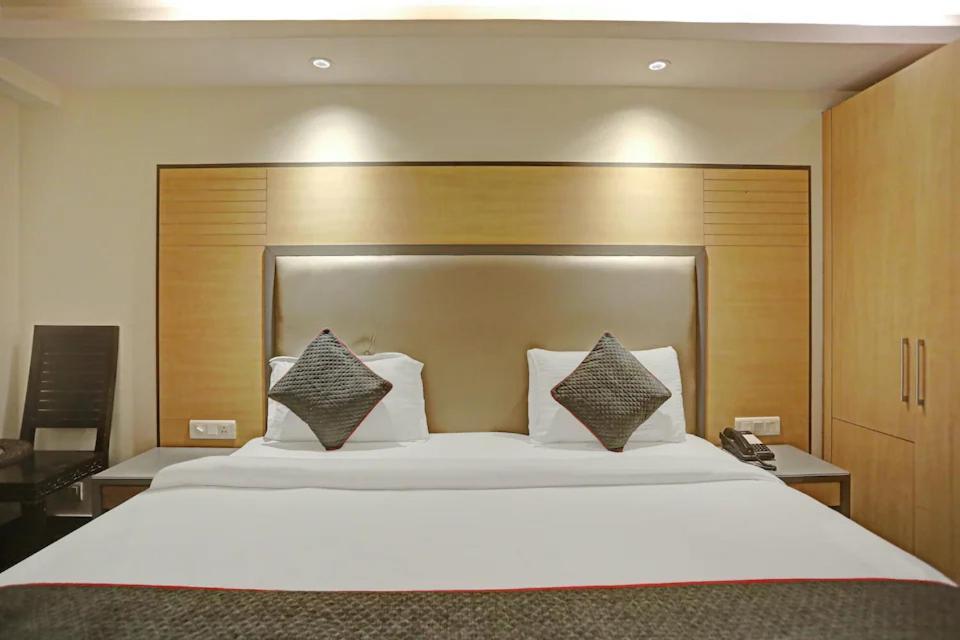 Hotel Superb 5 Mins Walk From New Delhi Station Bagian luar foto