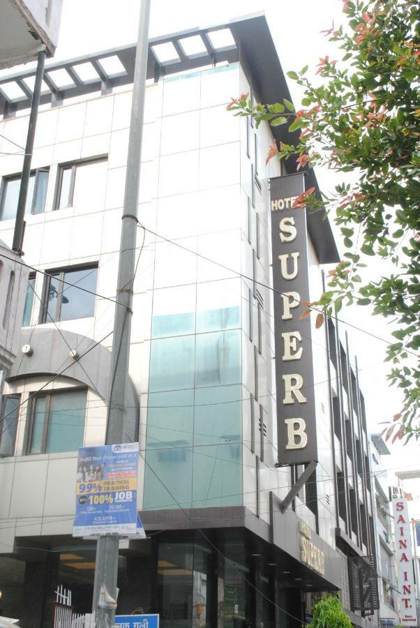 Hotel Superb 5 Mins Walk From New Delhi Station Bagian luar foto
