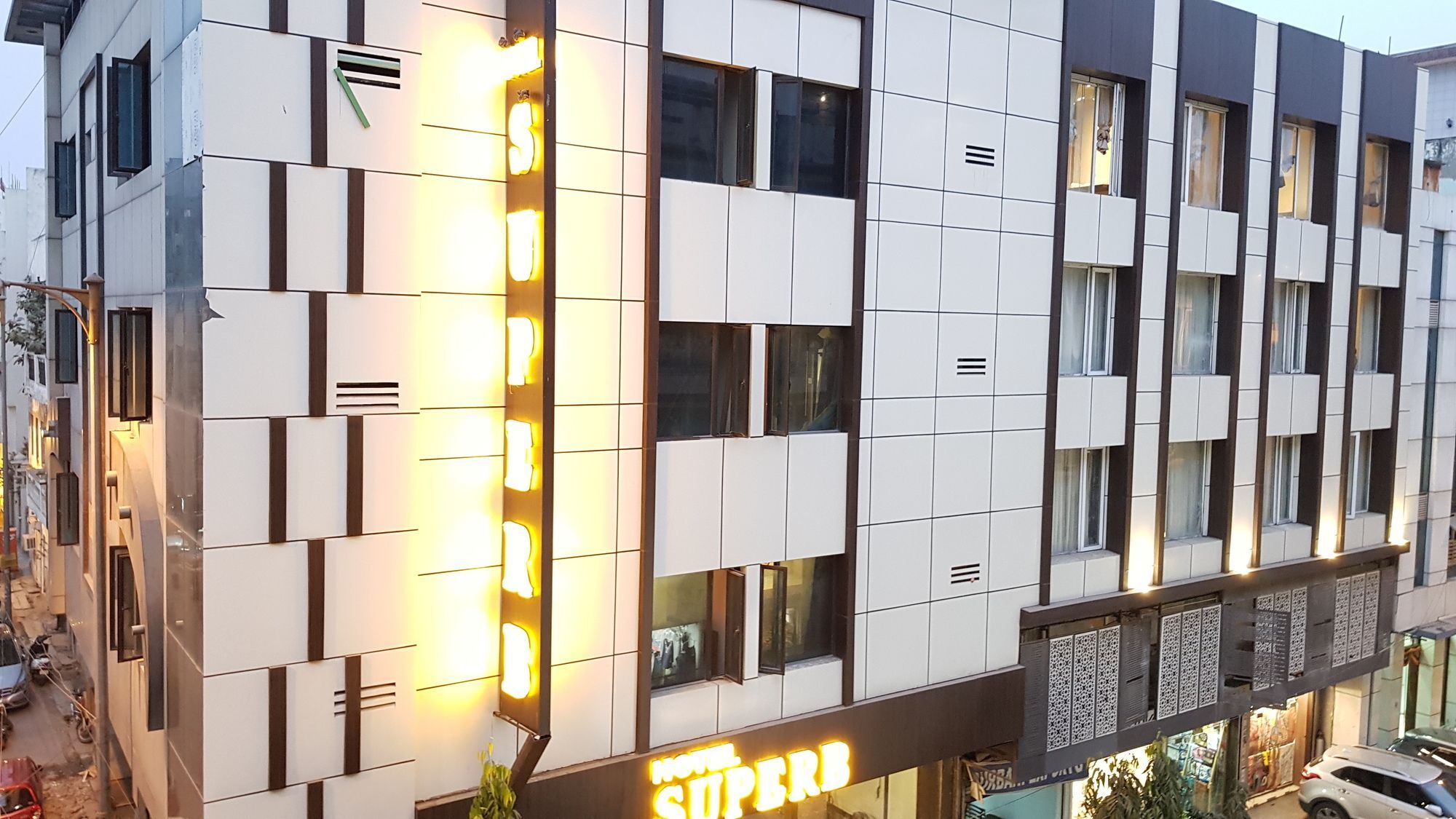 Hotel Superb 5 Mins Walk From New Delhi Station Bagian luar foto